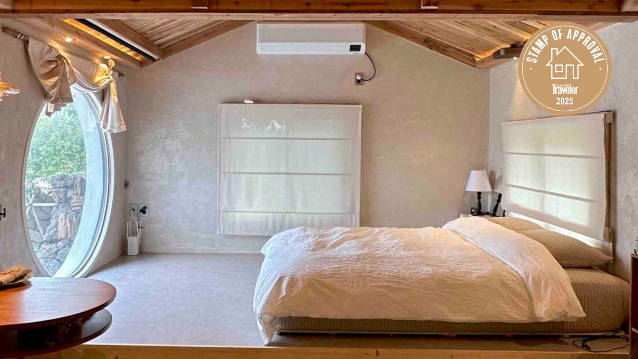 A Serene Jeju Retreat with Stunning Volcano Vistas – Mirror Brief